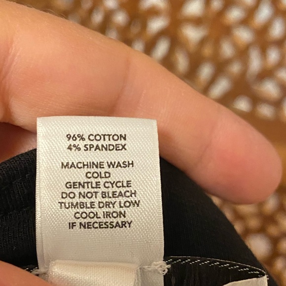 🚺 LOFT black mini skirt with side stripes - Picture 5 of 7